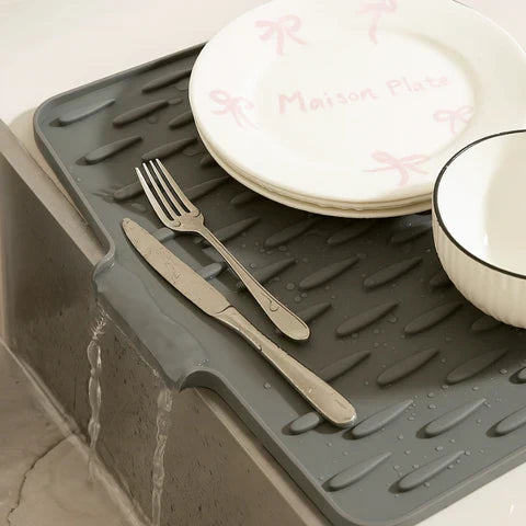 Flexible Heat Resistant Silicone Mat – Non Slip & Compact