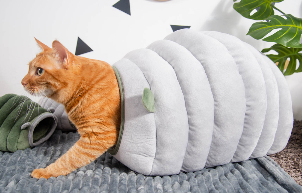 Cozy Pet Bed Warm Hideaway for Cats & Small Dogs