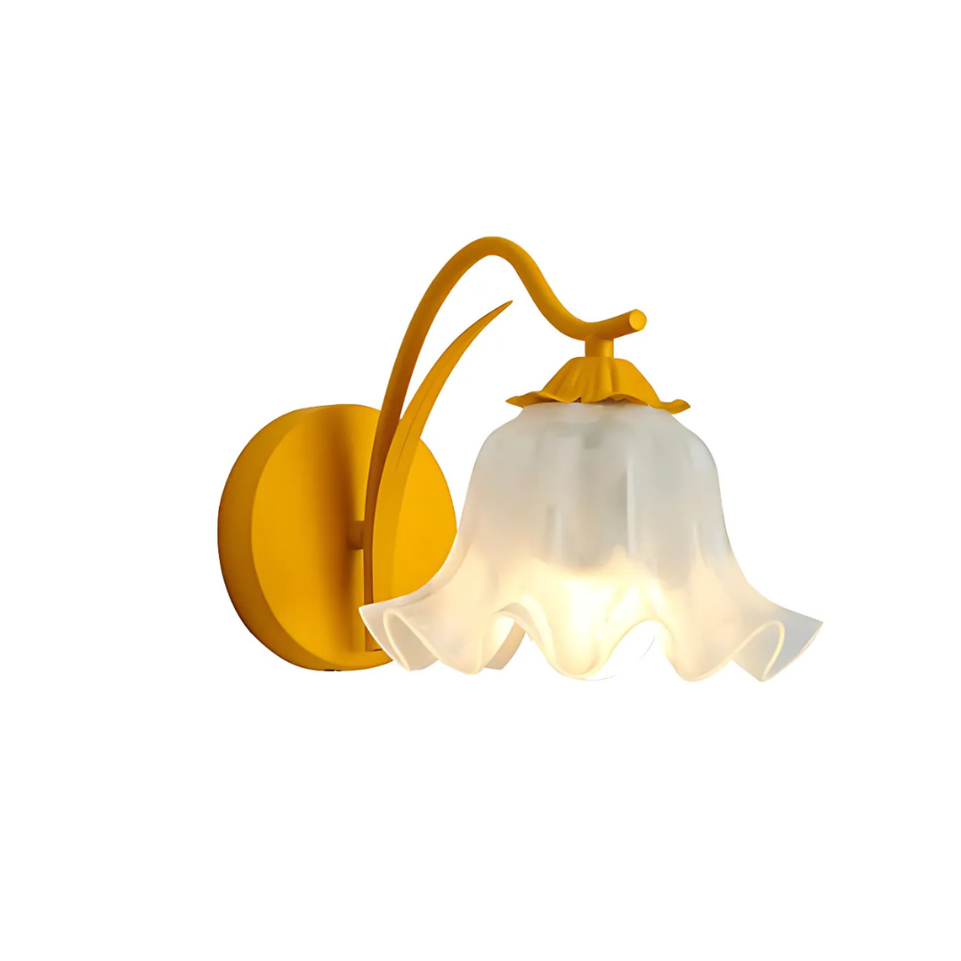 Classy Traditional Wall Lamp