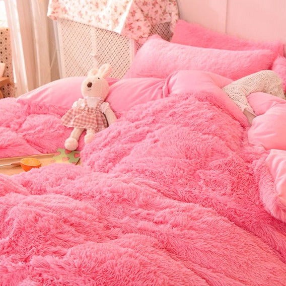 Cozy White Comforter Bed Set