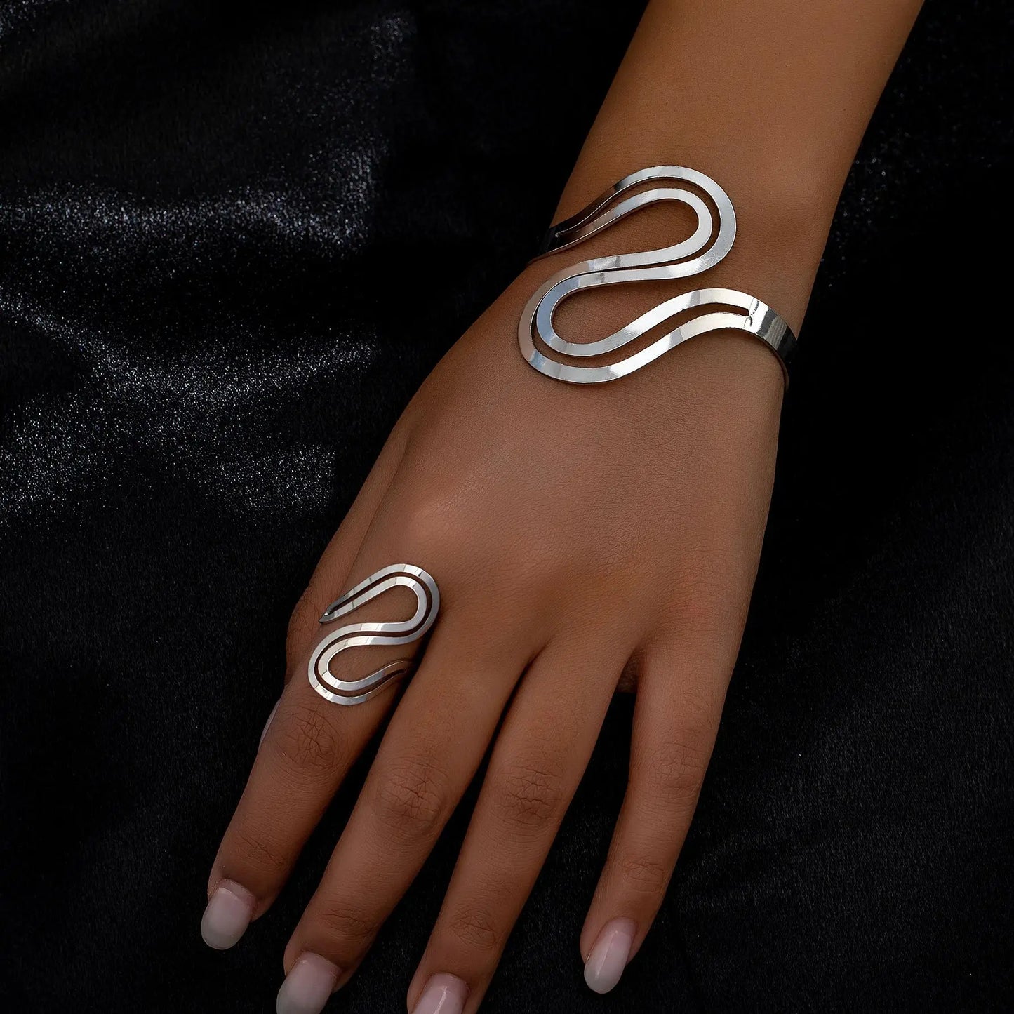 Fashionable Twist Bracelet and Ring Set