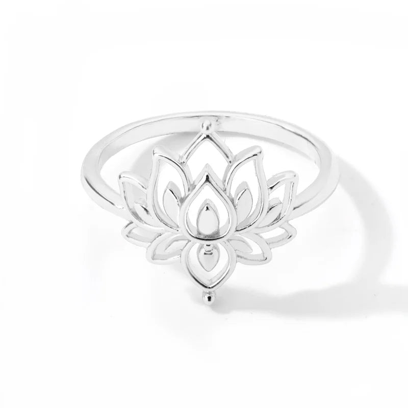 Elegant Flower Diamond Ring