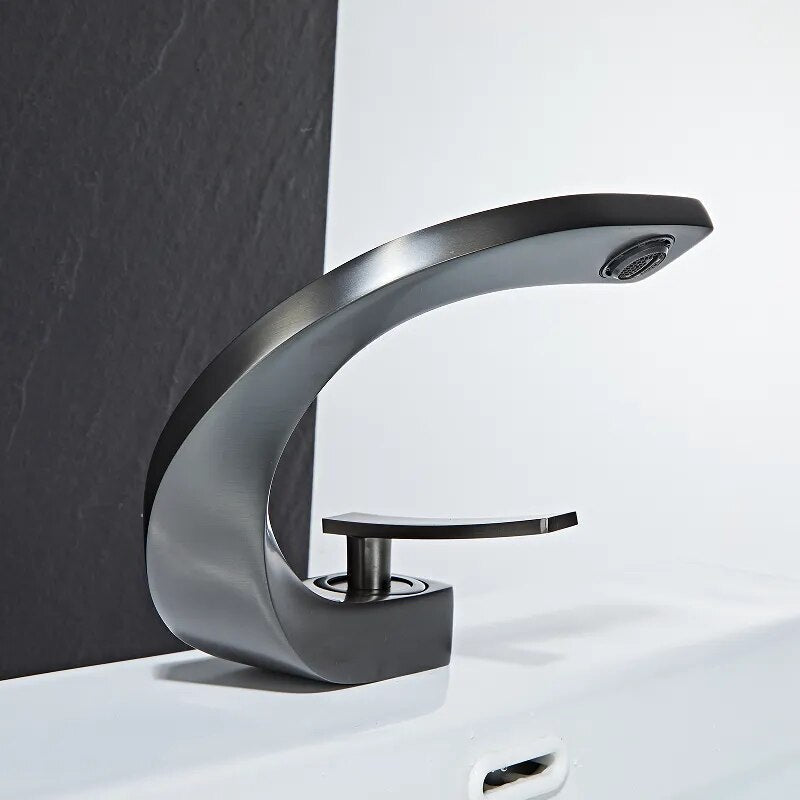 Contemporary Stylish Mounted Kitchen Faucet