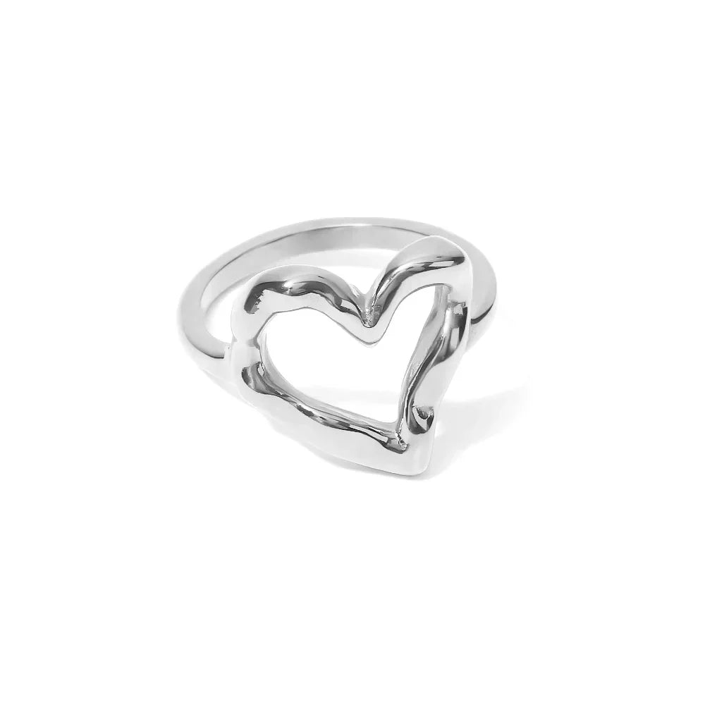Luxurious Gold Heart Shape Engagement Ring