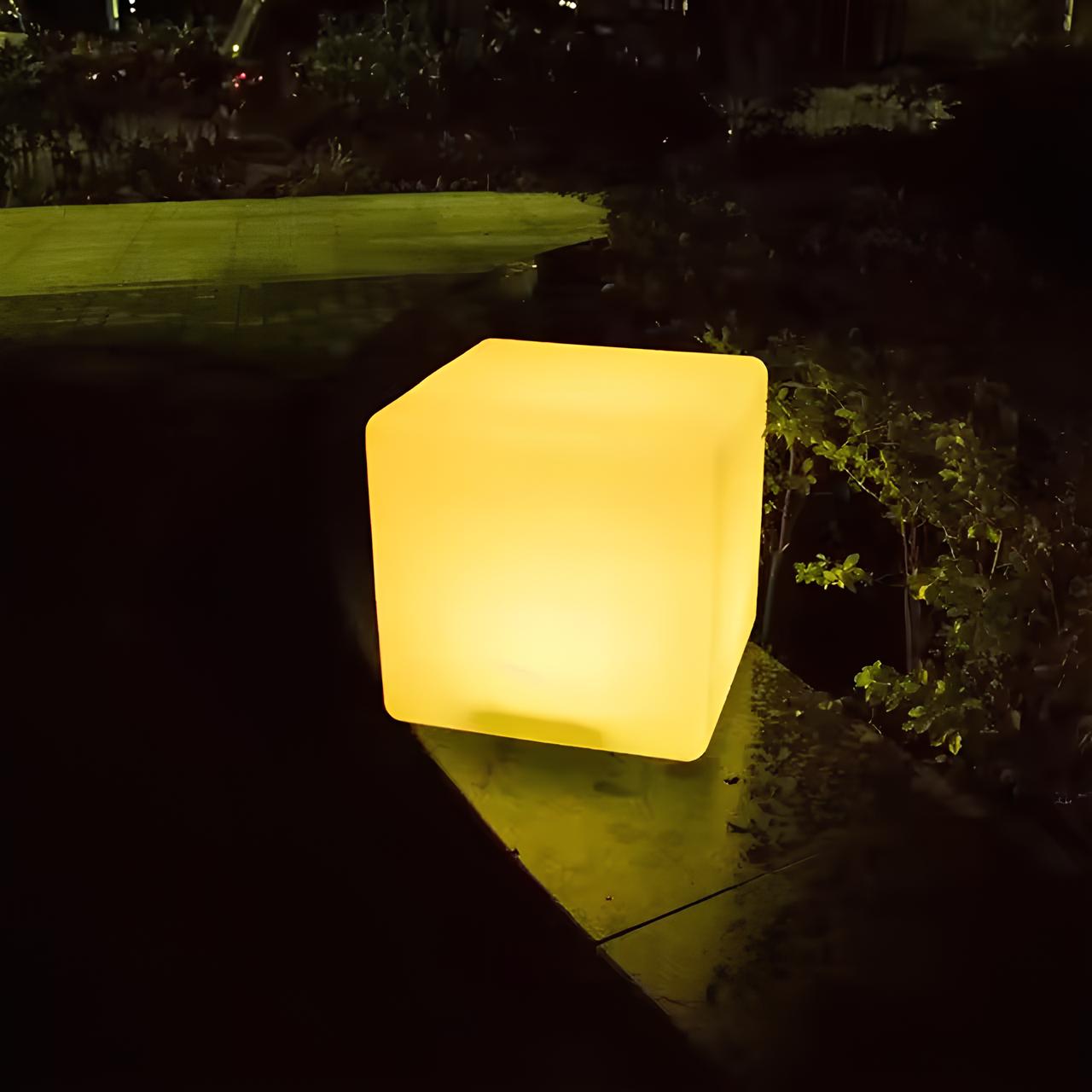 Contemporary Square Garden Light