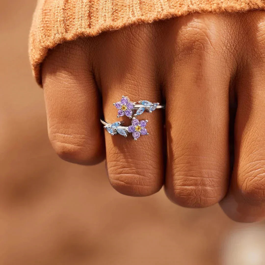 Elegant Floral Design Sterling Silver Ring - Luxicro