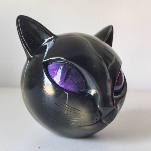 Beautiful Feline Cat Figurine Statue