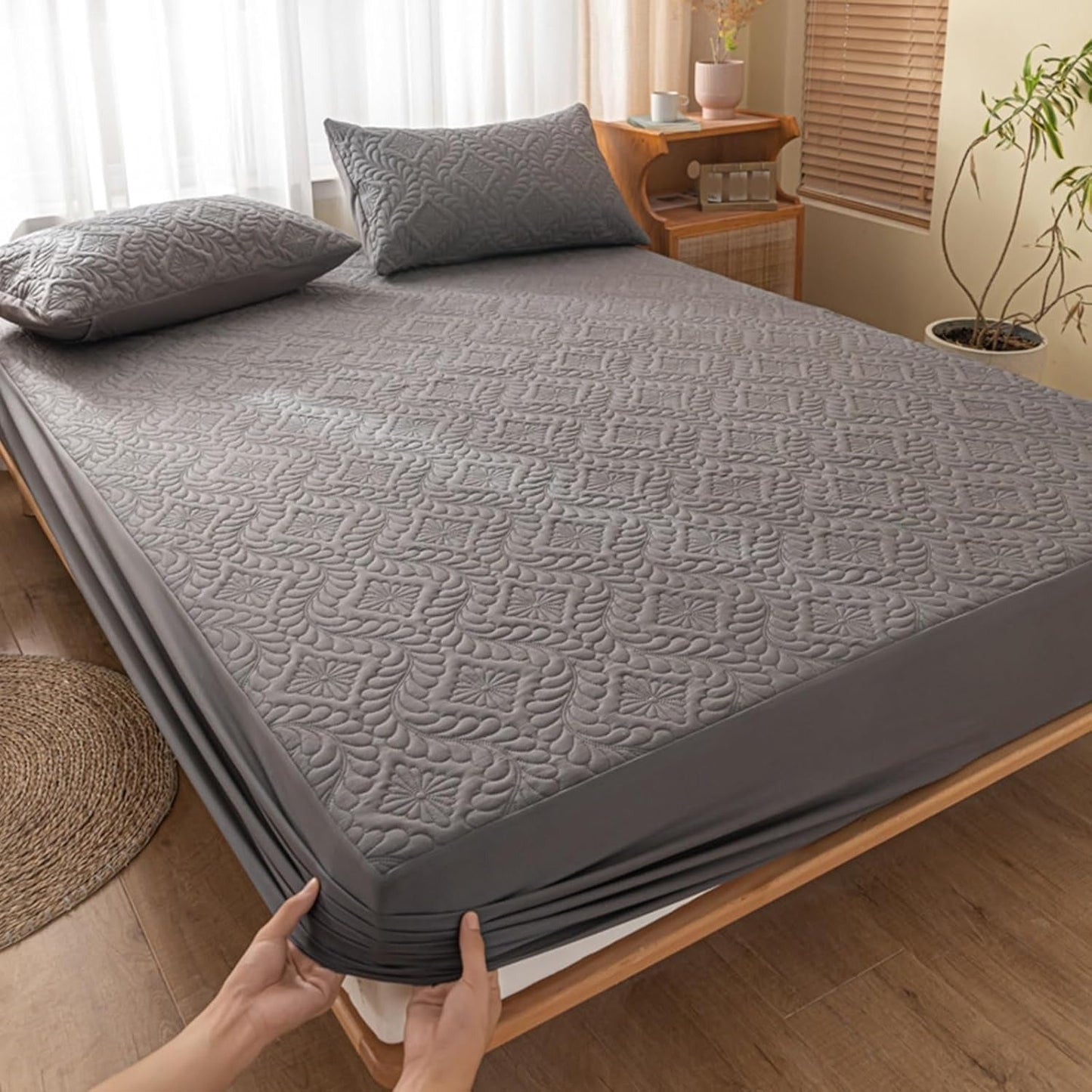 Breathable Fitted Mattress Protector - Waterproof Bed Cover