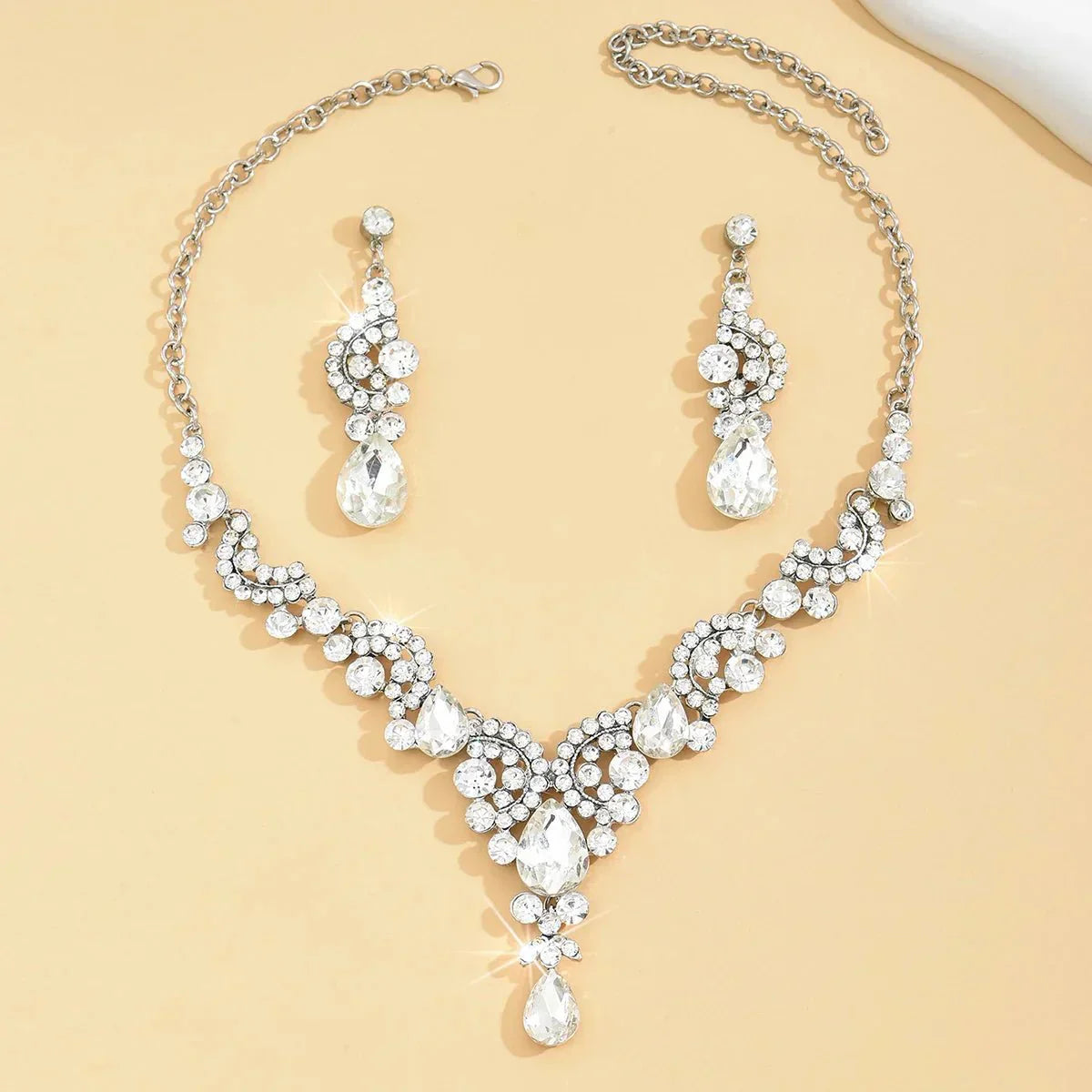 Elegant Diamond Circle Pendant Set