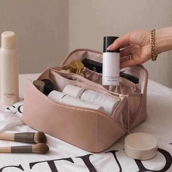 Spacious Makeup Storage Bag with Adjustable Dividers