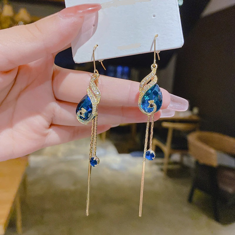 Fashionable Turquoise Bird Dangle Earrings