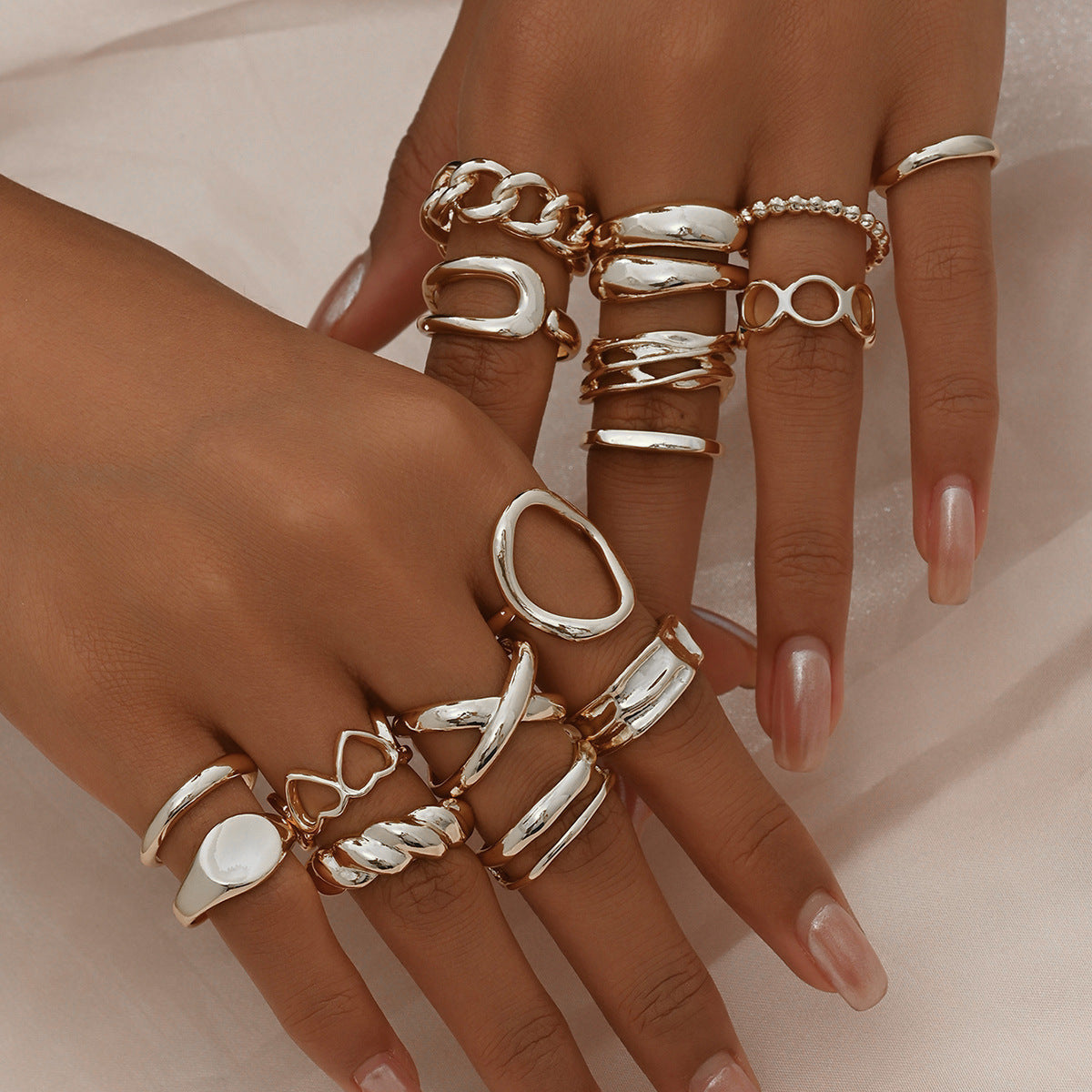 Fashionable 16 Piece Ring Set with Sizes
