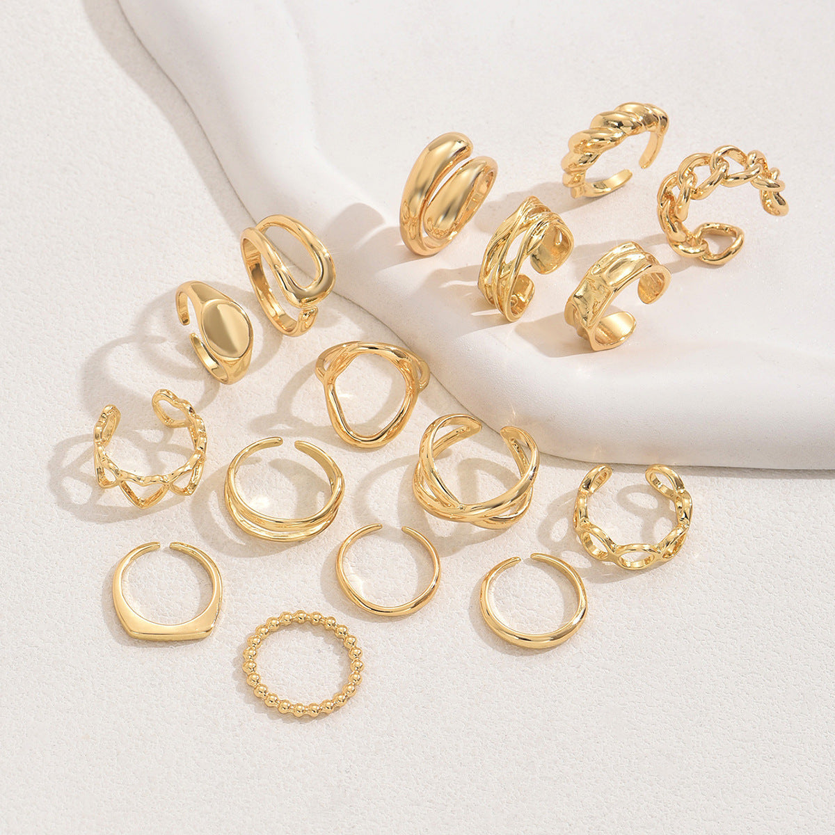 Fashionable 16 Piece Ring Set with Sizes