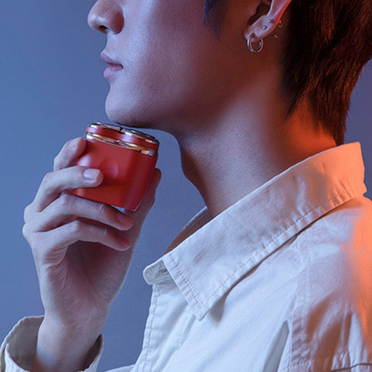 Compact Rechargeable Travel Electric Shaver - Luxicro