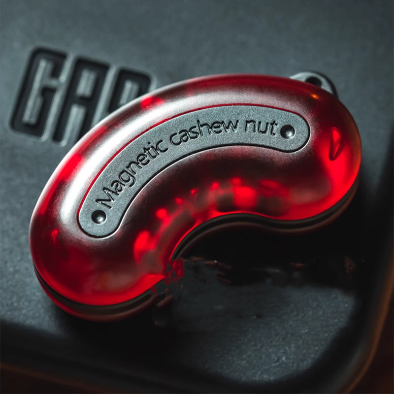 Comfort Grip Walnut Cracker - Luxicro