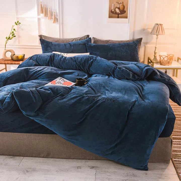 Cozy Fleece Bedding Set for Warm Sleep