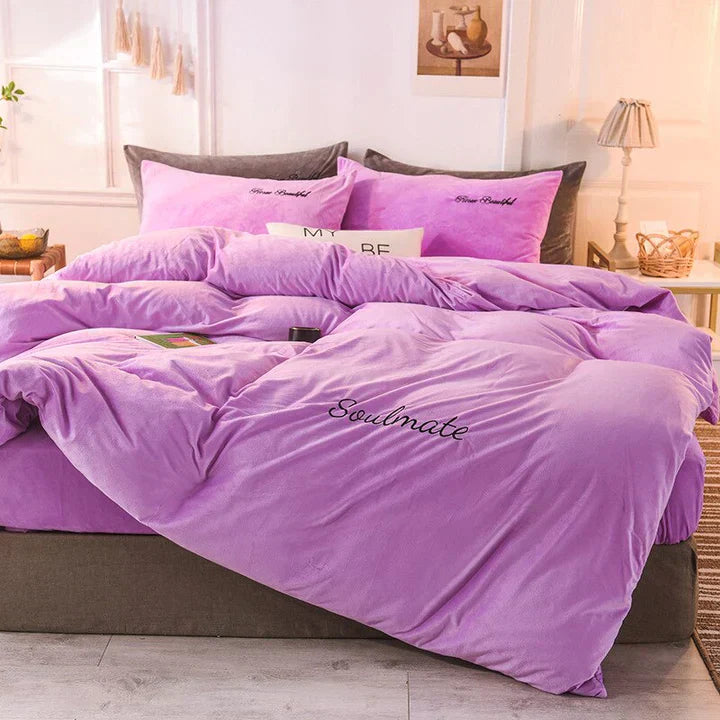 Cozy Fleece Bedding Set for Warm Sleep