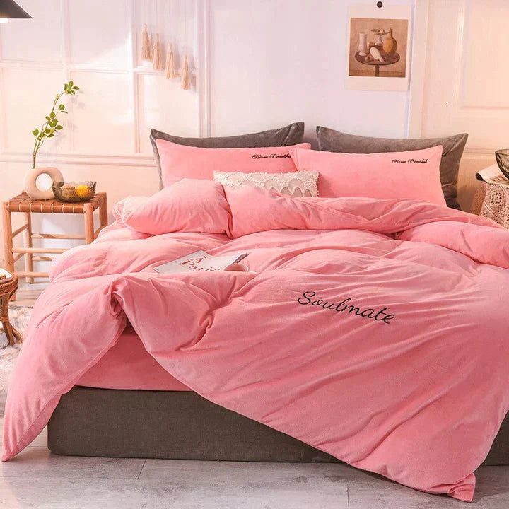 Cozy Fleece Bedding Set for Warm Sleep
