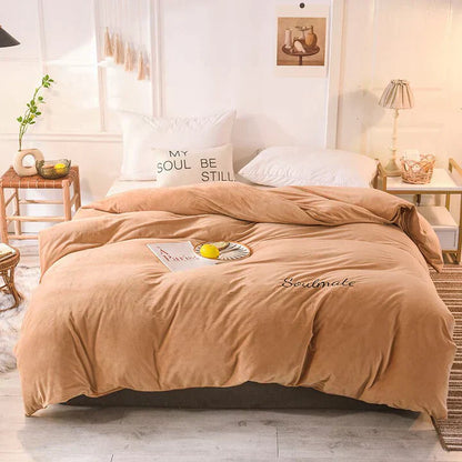 Cozy Fleece Bedding Set for Warm Sleep