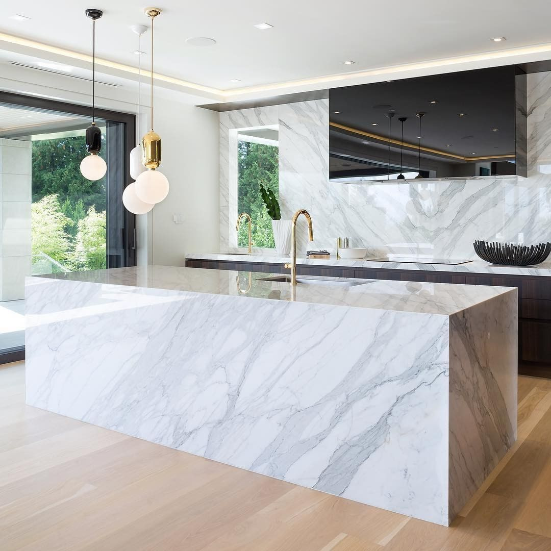 Elegant Hanging Lighting Fixture