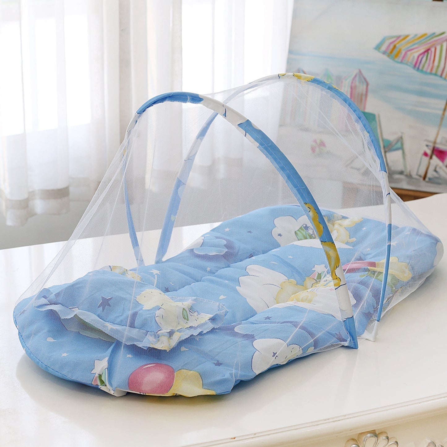 Cozy Infant Recliner with Bug Net