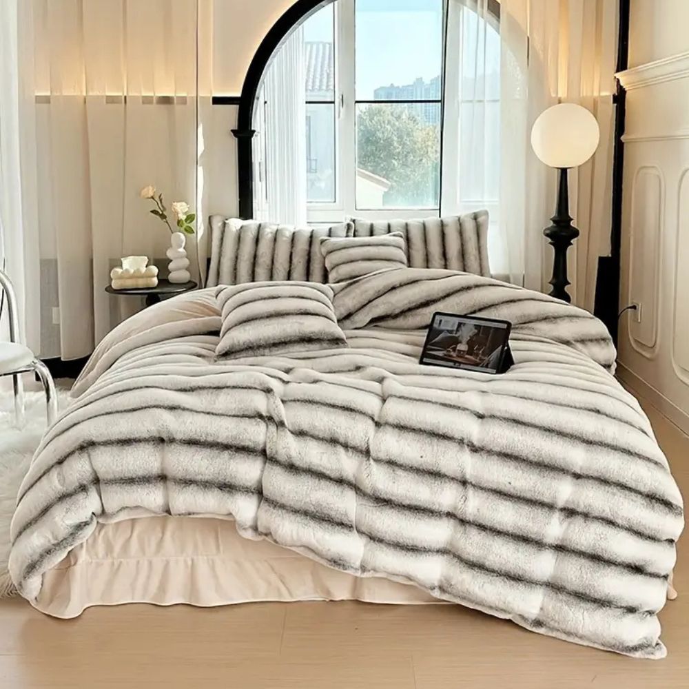 Plush Fake Fur Throw Blanket