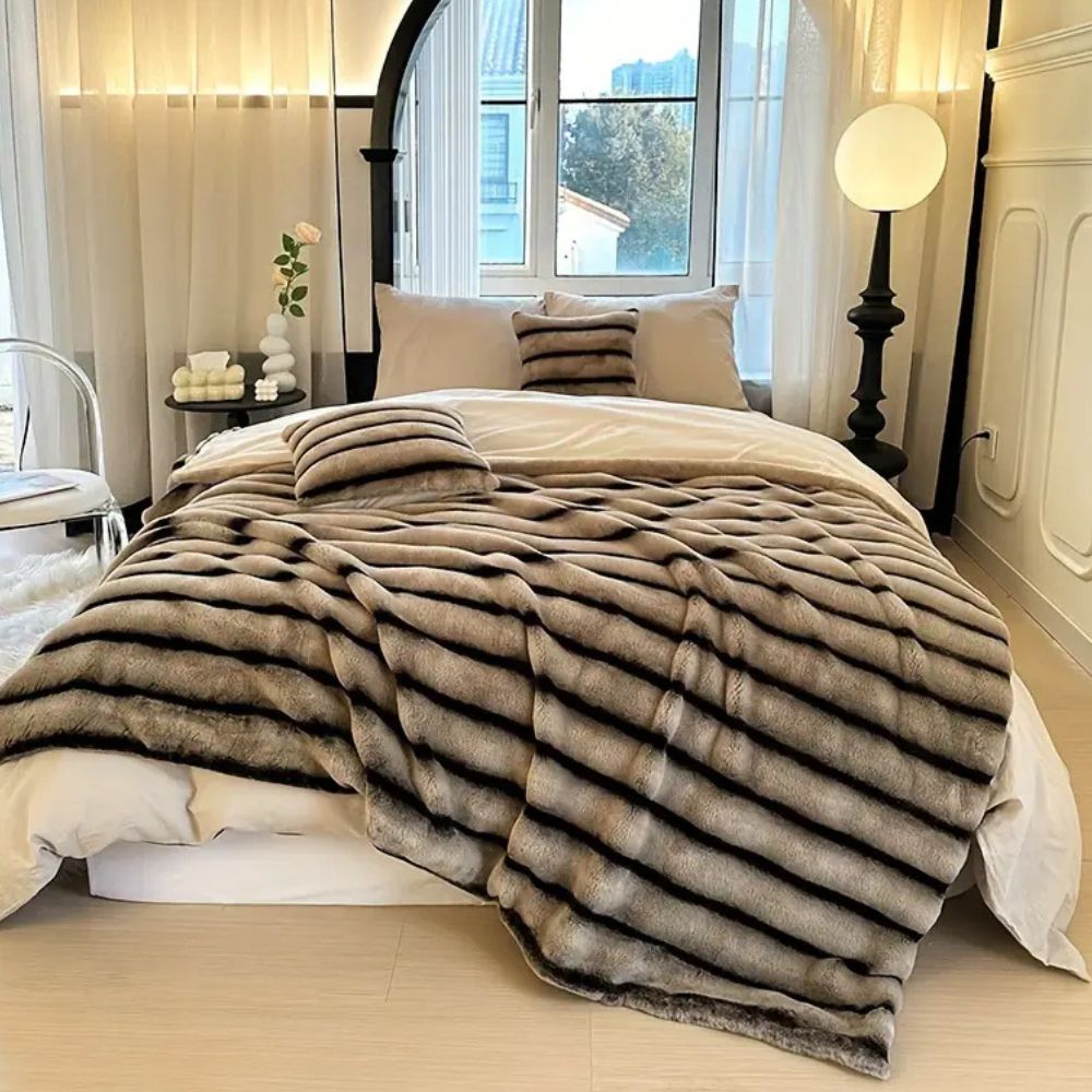 Plush Fake Fur Throw Blanket