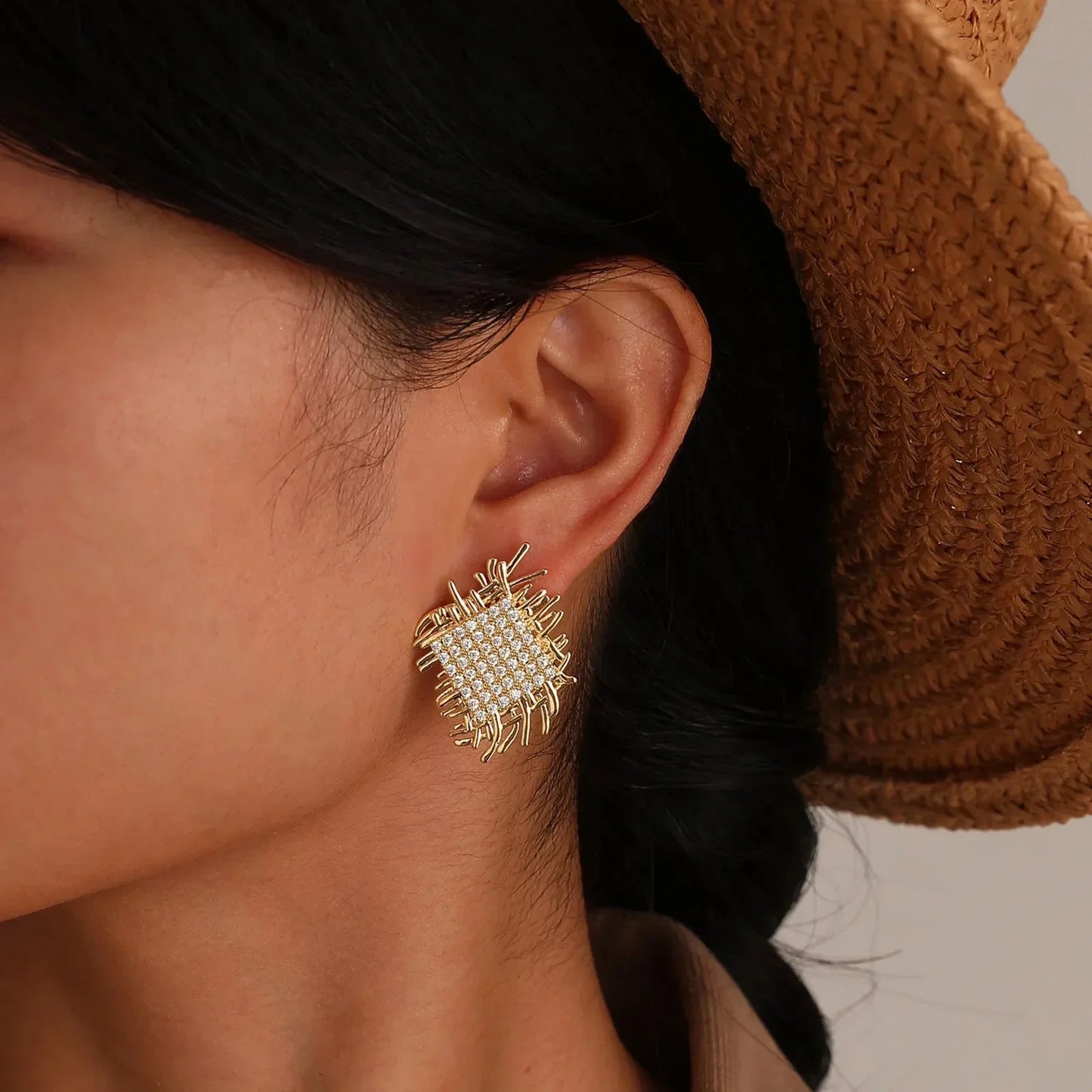 Fine 14k Gold Solitaire Diamond Earrings - Luxicro