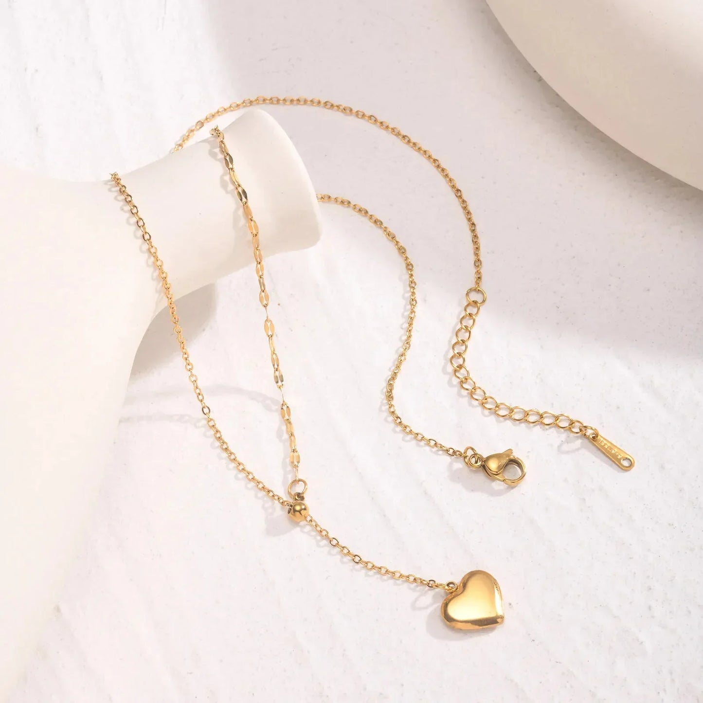 Dainty 14k Gold Heart Pendant Necklace