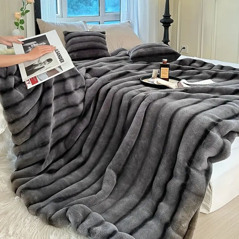 Plush Fake Fur Throw Blanket