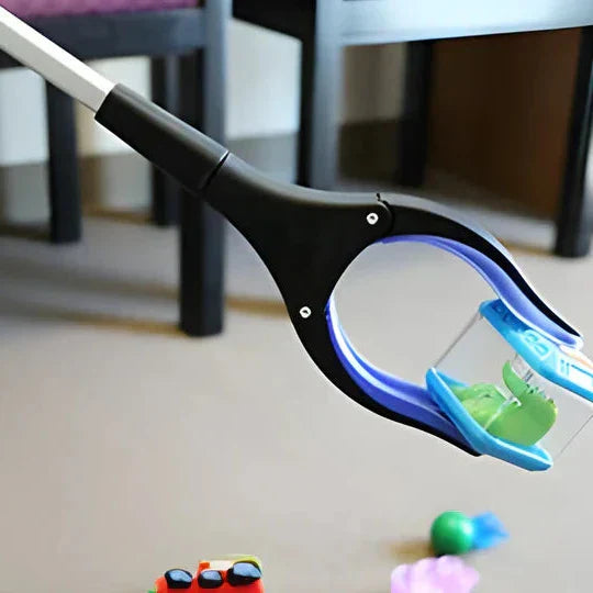 Compact Flexible Retrieval Stick for Small Areas