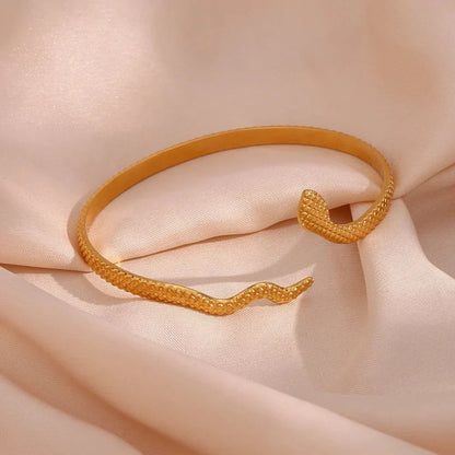Elegant 14k Gold Chain Cuff Bracelet