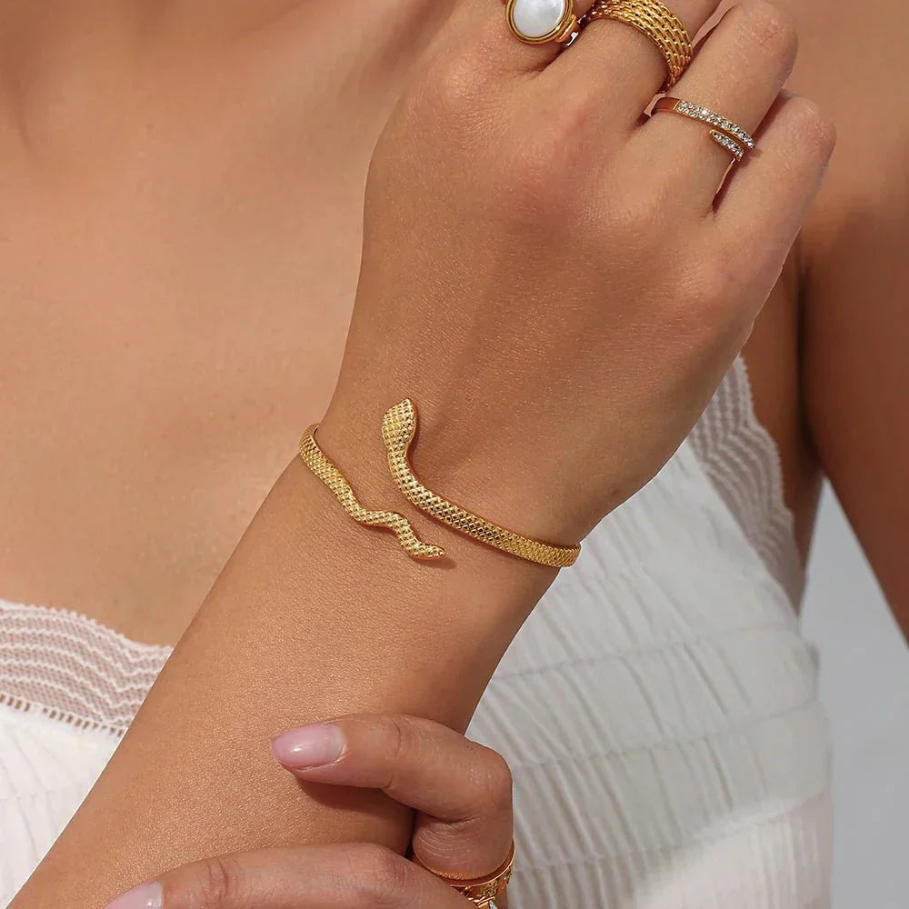 Elegant 14k Gold Chain Cuff Bracelet