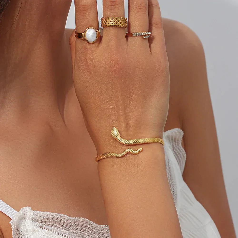 Elegant 14k Gold Chain Cuff Bracelet