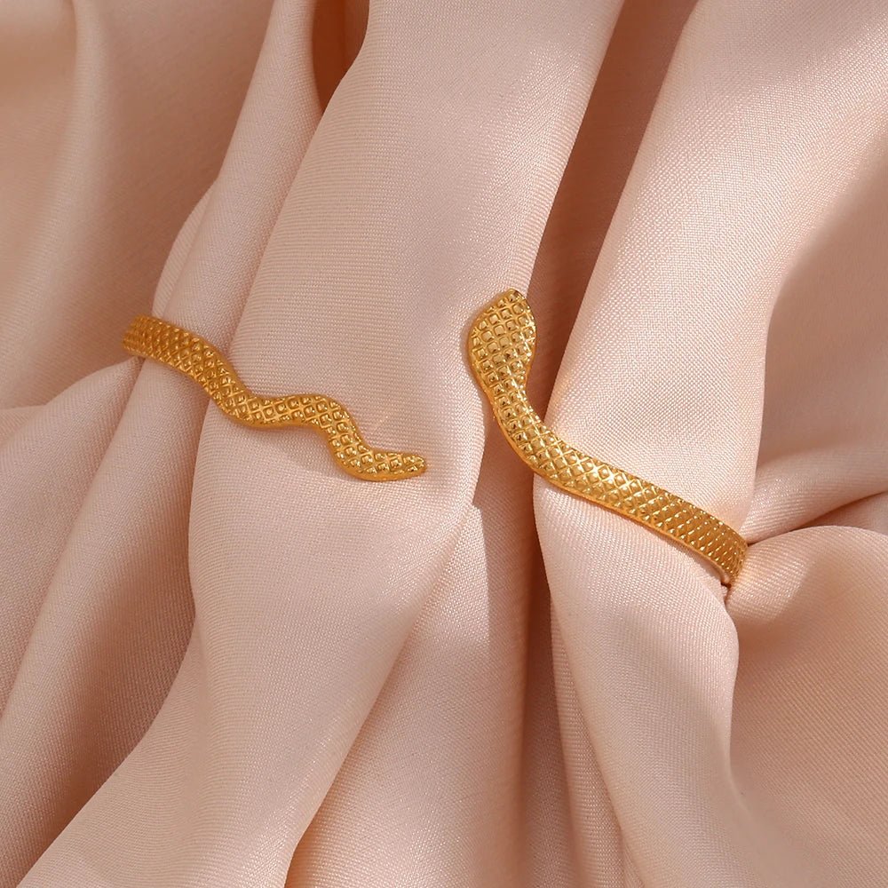Elegant 14k Gold Chain Cuff Bracelet