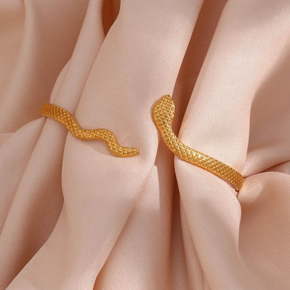 Elegant 14k Gold Chain Cuff Bracelet