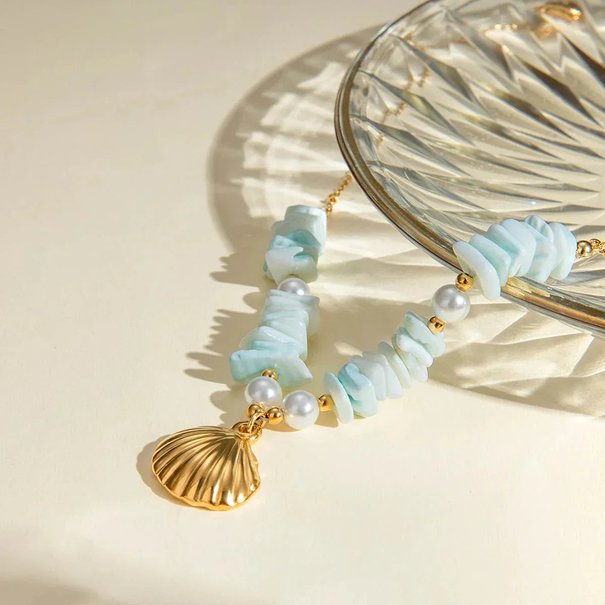 Beachy Chic Seashell 18k Gold Pendant Necklace - Luxicro