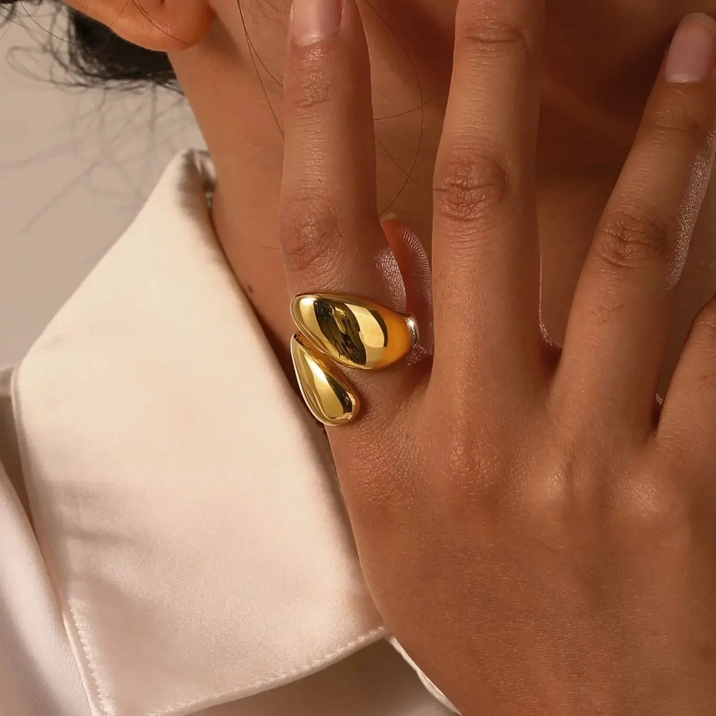 Luxury 18k Gold Chunky Wrap Ring - Luxicro