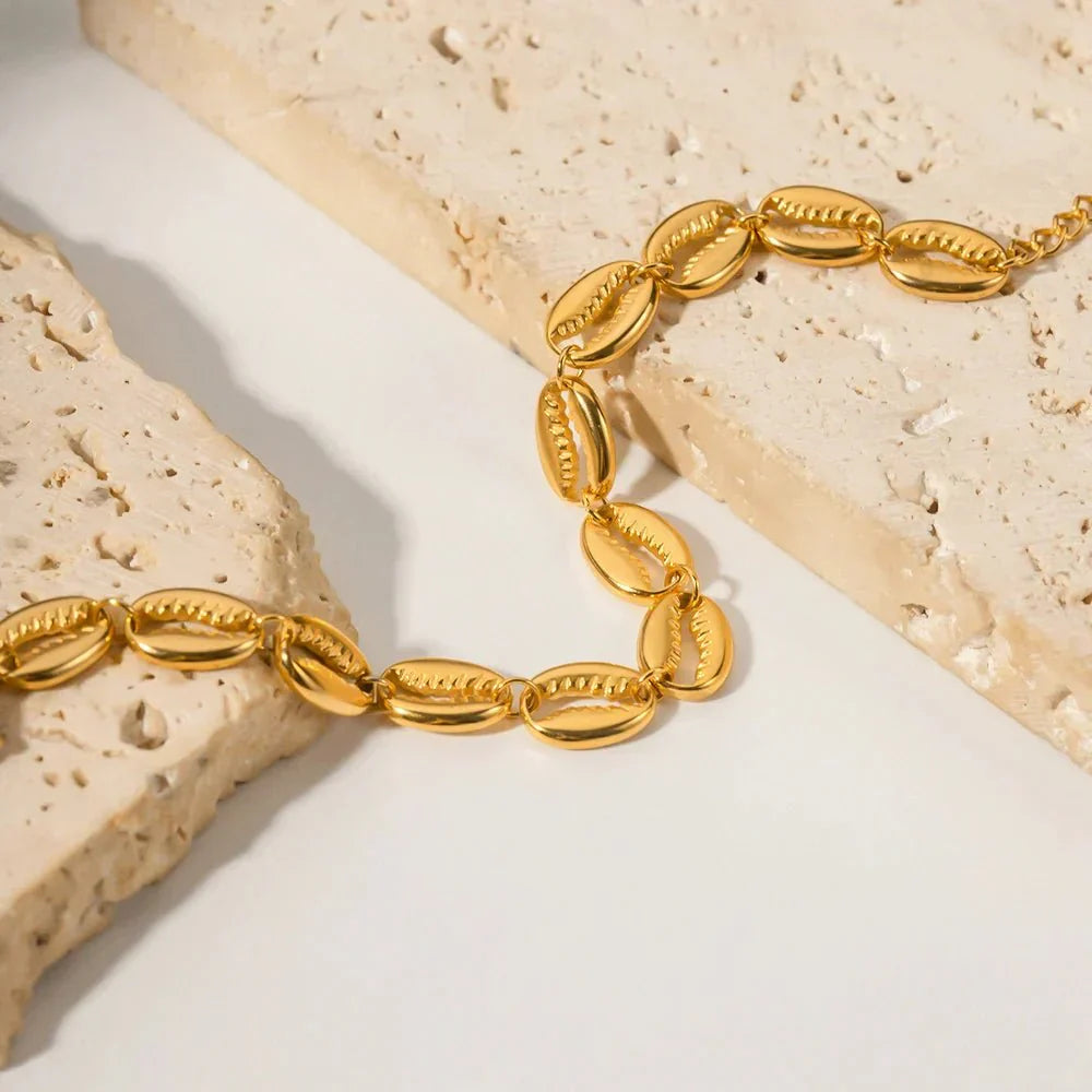 Dainty Beach Shell Gold Charm Bangle