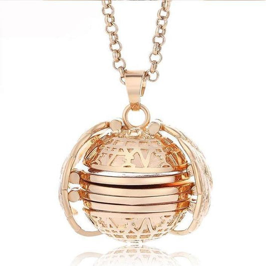 Dainty Collapsible Butterfly Pendant Necklace - Luxicro
