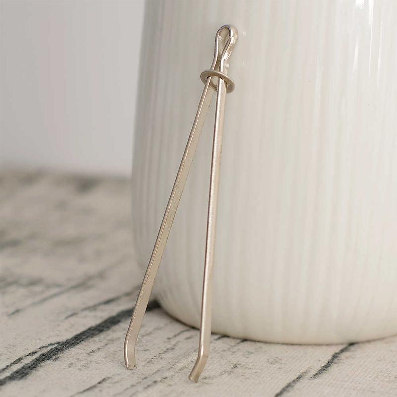 Simple Cord Threader with Rubber Band