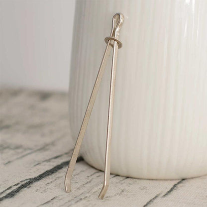 Simple Cord Threader with Rubber Band