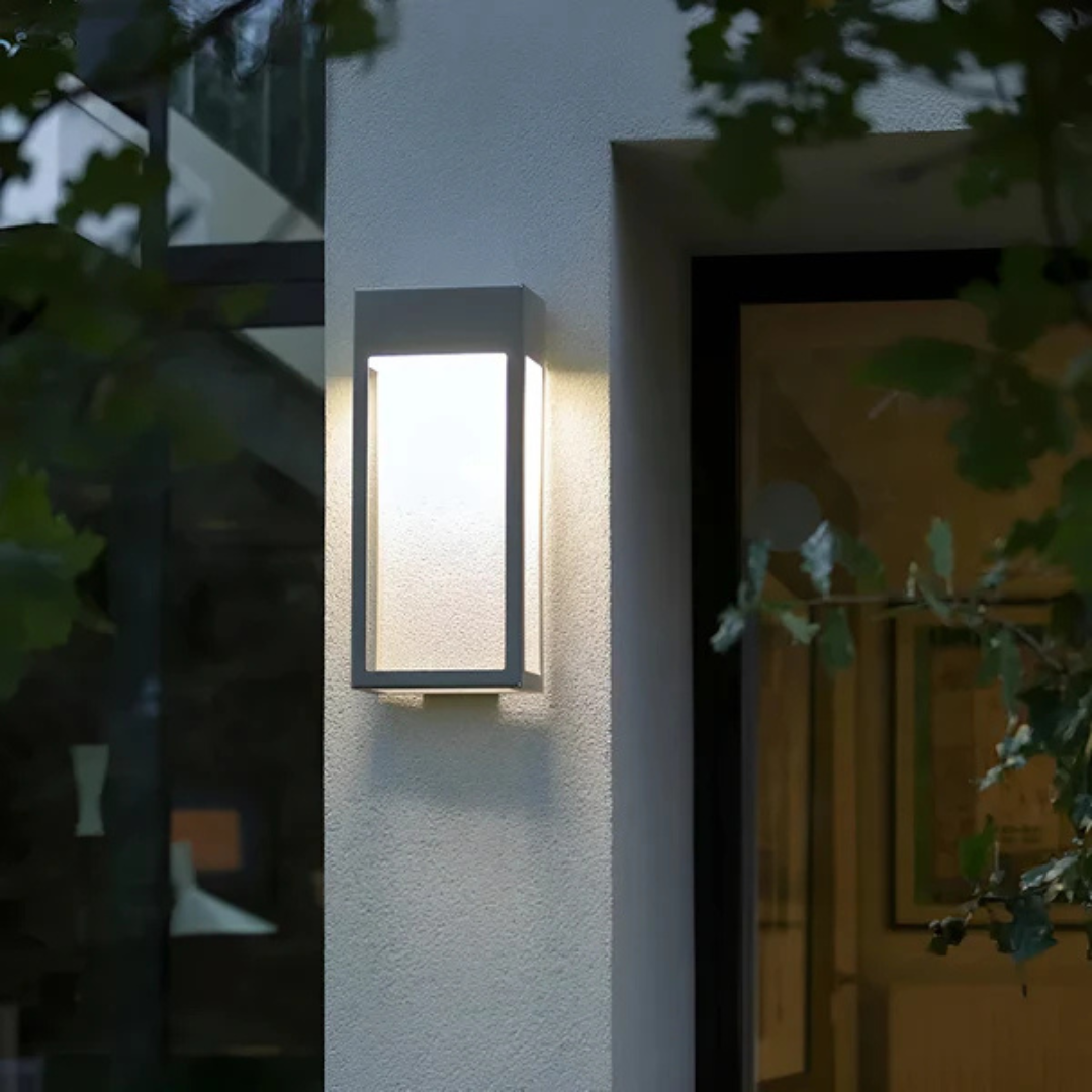 Bright Outdoor Solar Lamp - Luxicro