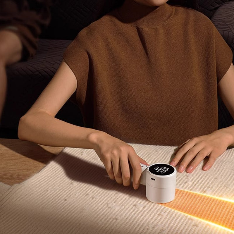 Compact Rechargeable Lint Remover with LED Display