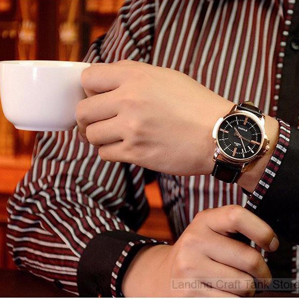 Stylish Men's Gold Quartz Watch