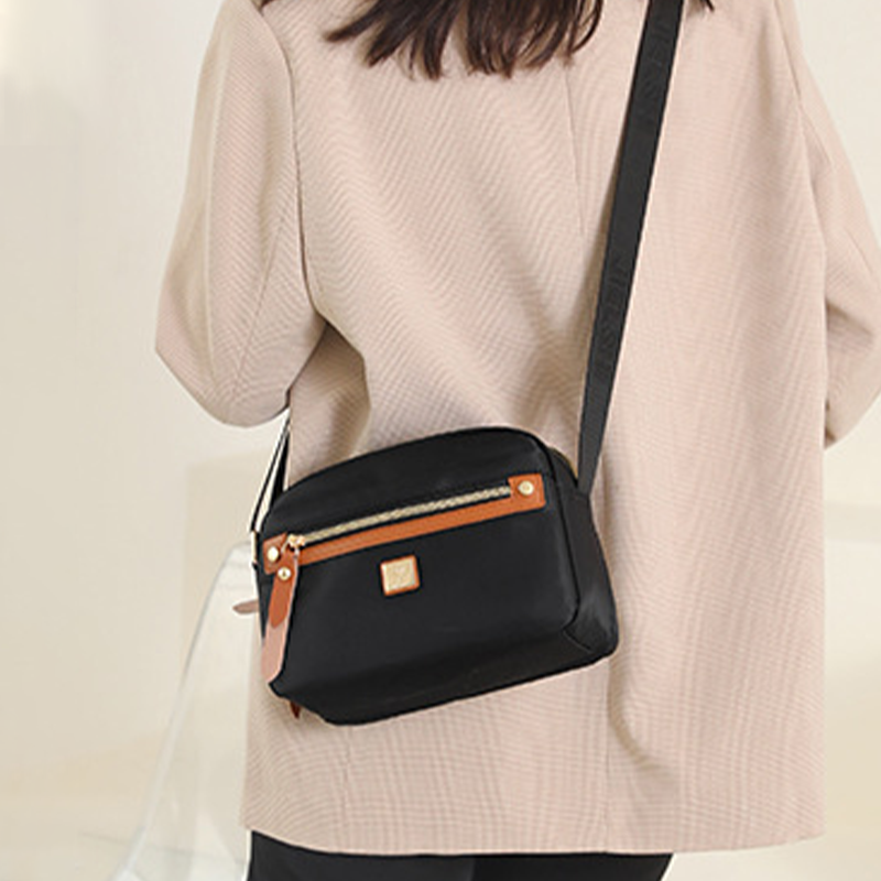 Fashionable Small Shoulder Bag