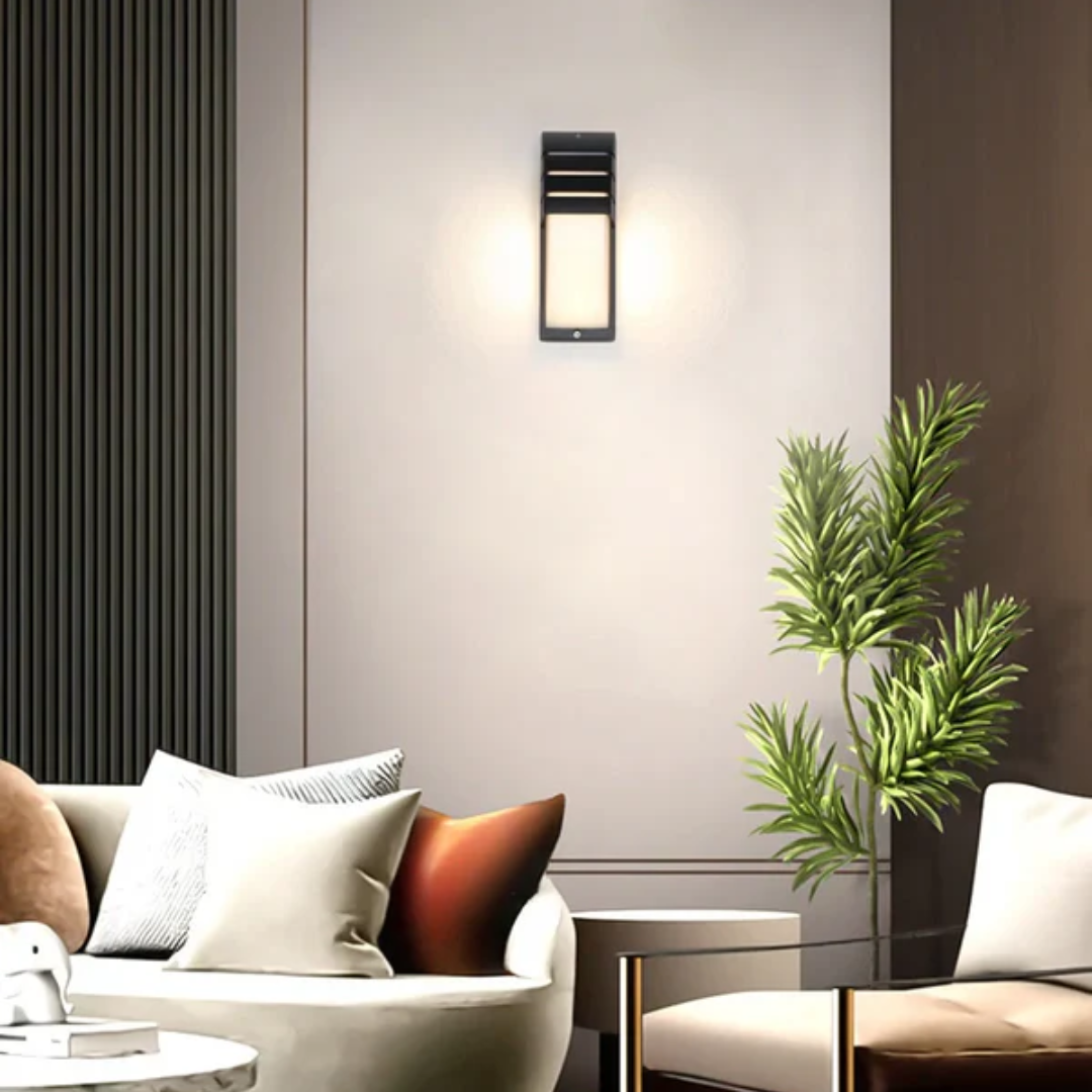 Automatic Dusk to Dawn Outdoor Wall Lamp