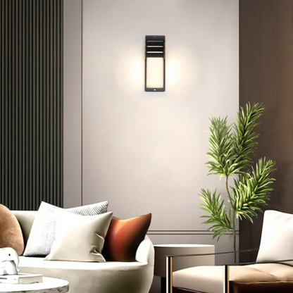 Automatic Dusk to Dawn Outdoor Wall Lamp