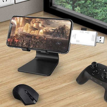 Versatile 6-in-1 USB Card Reader