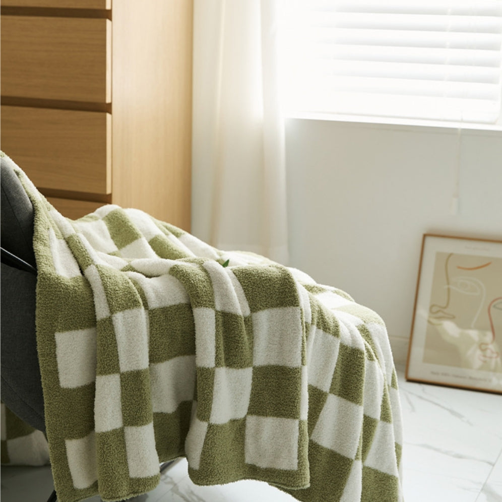 Plush Black White Knitted Throw Blanket